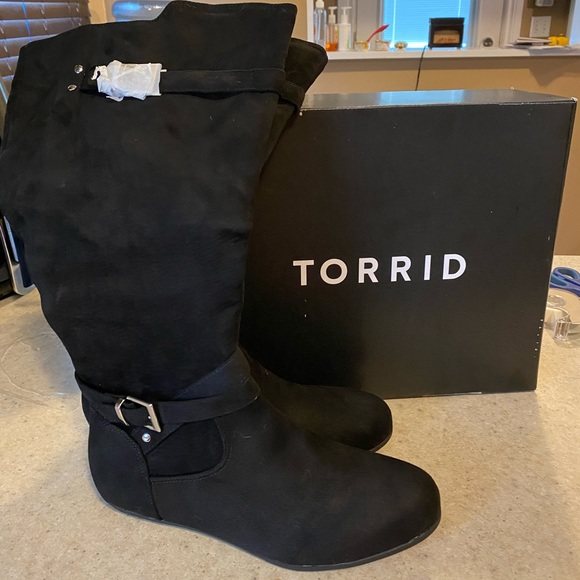 torrid Shoes - BLACK FAUX SUEDE DOUBLE BUCKLE KNEE BOOT 9 (WW)